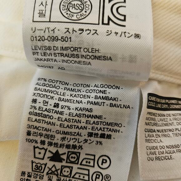 Levis ladies white denim cuffed hem shorts size 32 - Picture 6 of 7